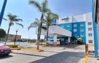 Sierra Suites by HP Hotels - piscine