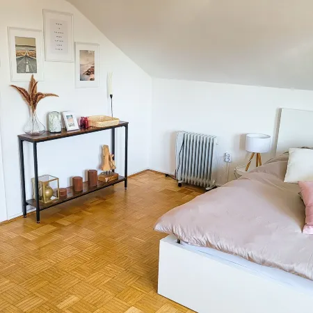 DG Links 40m 2-Zimmer Wohnung