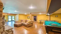 Slps 24 12m Town 7acre Huge Yard Theatre Gmroom Hotels in Dillsboro