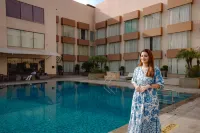 Park Inn by Radisson Amritsar Airport - С бассейном