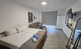 137 AN - Stay ZEA Studio