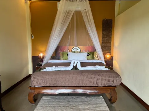 วิลลารอยัลล้านนา(เตียงควีนไซส์)