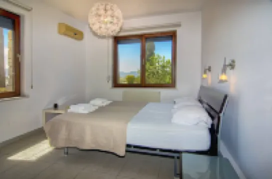 Incredible Large Villa In Paphos sleeps 14 Children Pool, Jacuzzi, Huge Garden