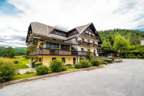 Bed & Breakfast Hisa Resje - Homestays