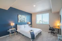 Rove Living/KB - V on Broadway - balcony
