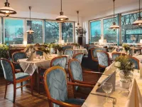 Zur Rennbahn Hotels in Drage