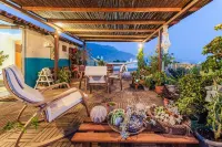 Chic Loft with Roof Garden and Panoramic View