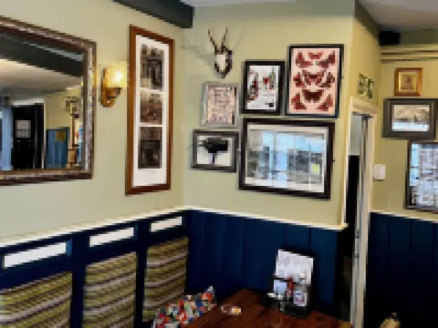 The Crown and Cushion Hotels in Windsor