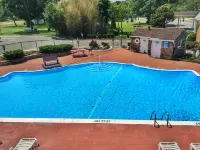Budget Host East End Hotel in Riverhead - Swimmingpools