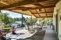 Boxwood Lodge Blowing Rock Near Boone-University Hotels in Blowing Rock