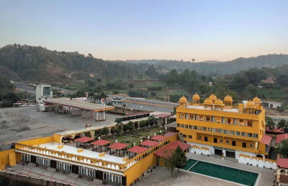 拉瓦拉特普爾 - 翠鳥酒店