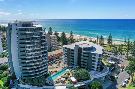 Ambience on Burleigh Beach Отели рядом с достопримечательностью «Парк Джон Лос»