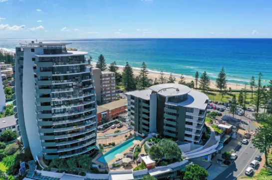 Ambience on Burleigh Beach