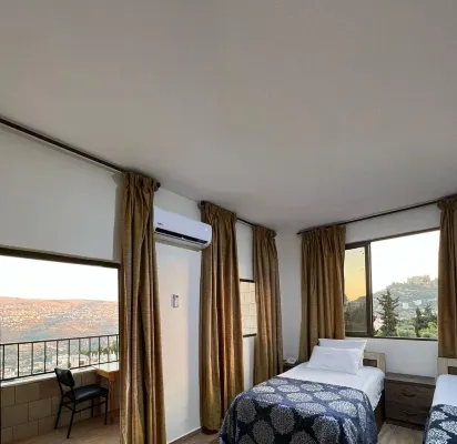 Al-Jabal Castle Hotel - Ajloun - Parking