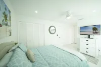 ---NEWLY RENOVATED---Heated Pool, Extra Cozy, Half Mile From Downtown Cape Coral