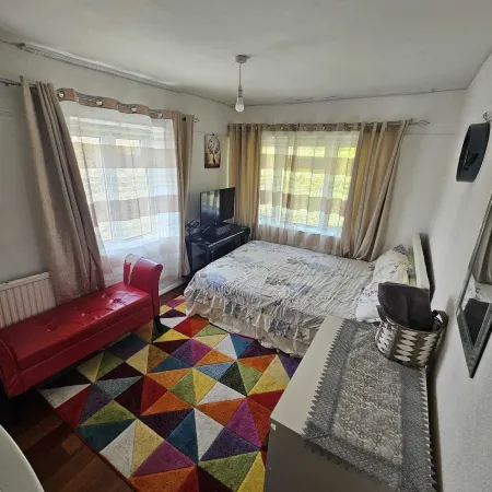 Room in Guest Room - Charming London Guest Room with Garden BBQ Отели рядом с достопримечательностью «Тоттенхэм»