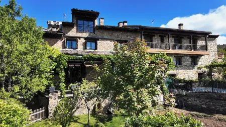 Casa Rural, Spa y Restaurante El Huerto del Abuelo Отели в г. Гвадалахара