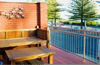 Vista Victor Harbor Beachfront Apartment No 4