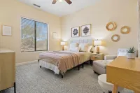 Spacious 4-bedroom house in charming Cave Creek with WiFi, AC Hotels near Retablo