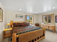 Moose Horn Lodge- A Clean Cabin for Families, Wedding Goers & Montana Adventures Hotels in Pray
