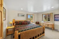 Moose Horn Lodge- A Clean Cabin for Families, Wedding Goers & Montana Adventures