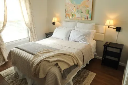 Lux 2 Bedroom 2.5 Bath / Dog Friendly 511A Отели в г. Лейк-Чарльз