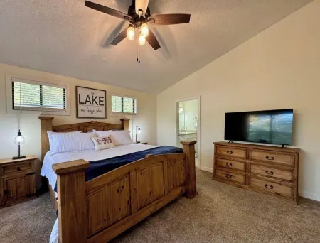 Quaint Lake Hamilton Home, Boat Dock & Nice Views