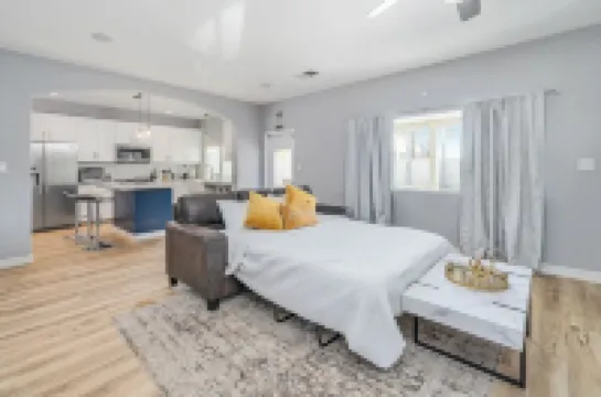 Spacious 4-bedroom house with Pool, Fun BackYard & Amazing Game Room