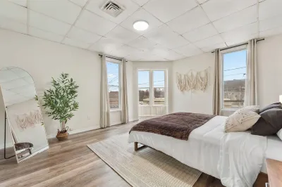 The Cozy Emerald Stay 5 Minutes to Downtown Hotels near Boscov's
