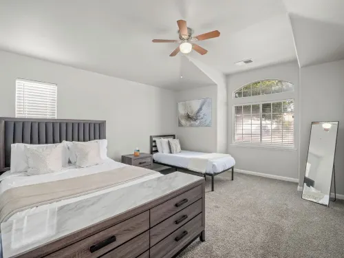 Fresno Home - Pool - 4:2 - Near Fig Garden Loop!