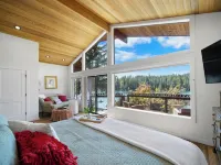 Rivers Edge Retreat, Luxury Waterfront Estate, Private Dock, Fire Pit, Swimming