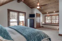 Luxury Home, Ideal Winter Ski-in/Ski-out or Summer Basecamp Hotels in Big Sky