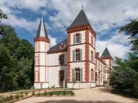Chateau Camas Hotels near Espace Gramont