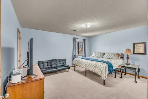 Spacious townhome - 2-bedrooms with King Beds in quite cul-de-sac - sleeps 6