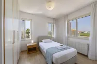 Protaras Beachfront Villa Pietra - parking