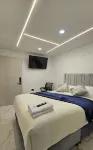 Hotel West Inn فنادق في 