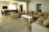 Sandy Feet 蘭格班8人床位