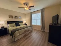 3-bed condo, 1 floor, mins from beach and Marshwalk, year round golf & fishing.