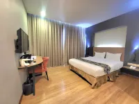 Roxy Hotel & Apartments