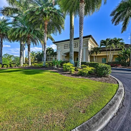 Luxury Golf Villa in Beautiful Lely Resort w/ Pool