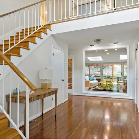Stay,Work,Thrive on the premier House, Entire home in McLean Отели в г. Дрейнсвилл