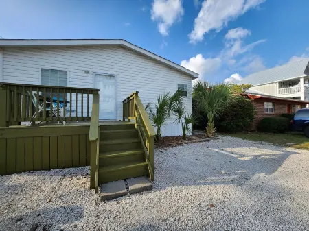 Coastal Breeze Perfect Family Getaway/ Sleep 9