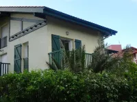 ANGLET, love bedroom, apartment T3, facing GOLF LE PHARE