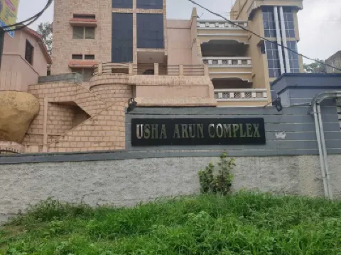 3BHK Luxurious Apartment in Banjara Hills, Road Number 13 Hotels in 