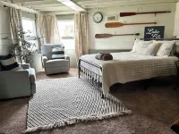Birchwood Cottage - 200ft of Lake Beach-Fully flat lot -Private Driveway