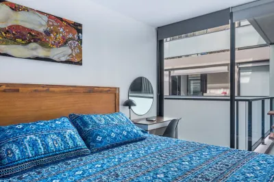 Nuevo Pocitos Condo Brio w/King Beds, 3 Smart TVs, W/D, Fast WiFi, Rooftop Pool.