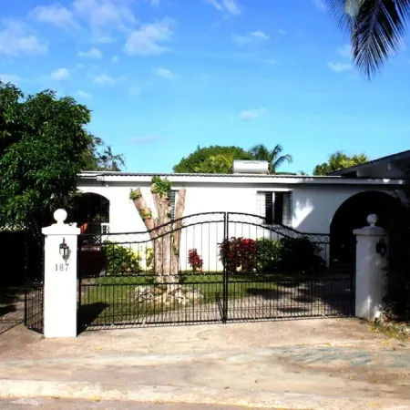 Spacious and versatile 3 Bed Villa with private pool on Sunset Crest, Holetown