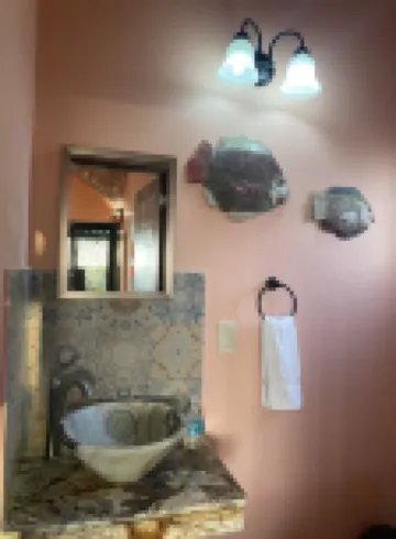 Amazing views, 5 minutes from downtown or the beach, quiet area of town