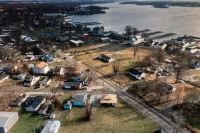 The Lake House for Family & Friends
