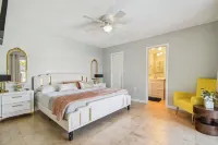 Heated pool. 3-bedroom house in Palm Harbor